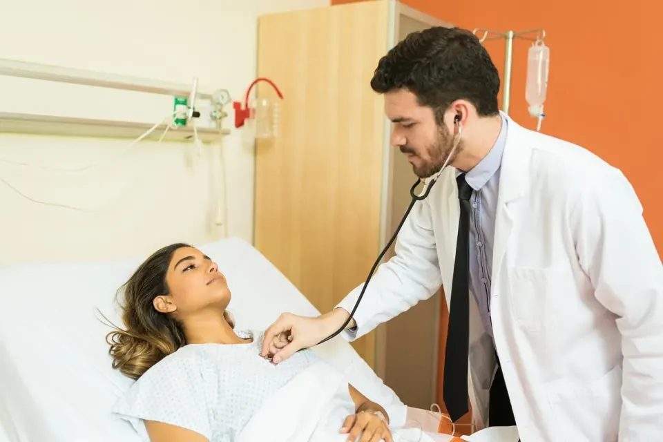 doctor, examining, patient, stethoscope
