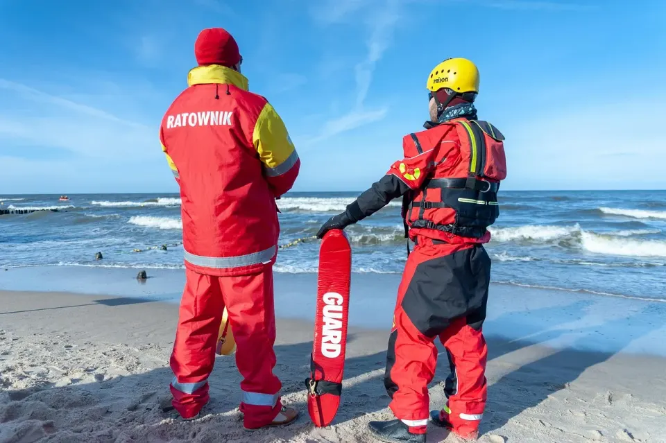 lifeguard, sea, ambulance, nature