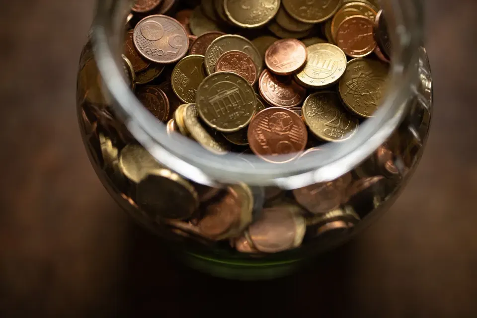 save up, money, miniature figures, retirement provision
